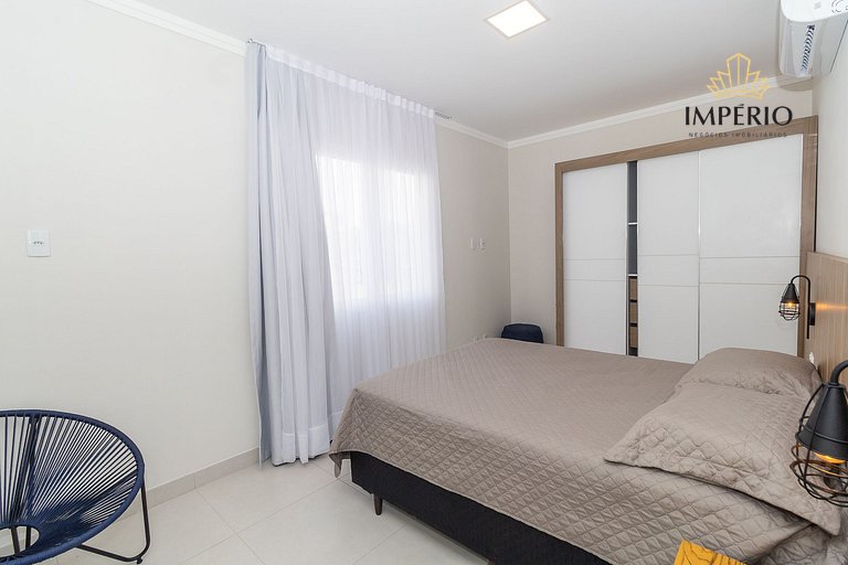 002F - Lindo Apartamento de 3 dormi na praia de Bombas