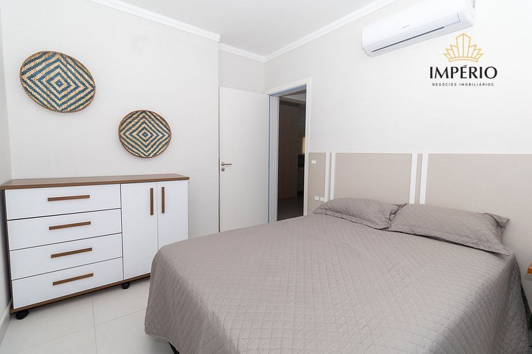 002F - Lindo Apartamento de 3 dormi na praia de Bombas