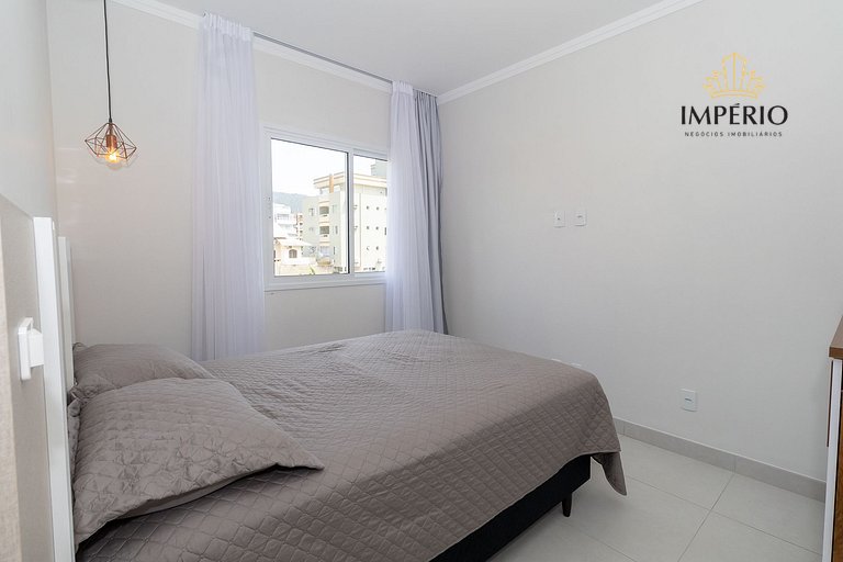 002F - Lindo Apartamento de 3 dormi na praia de Bombas