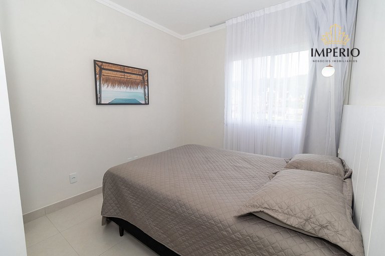 002F - Lindo Apartamento de 3 dormi na praia de Bombas