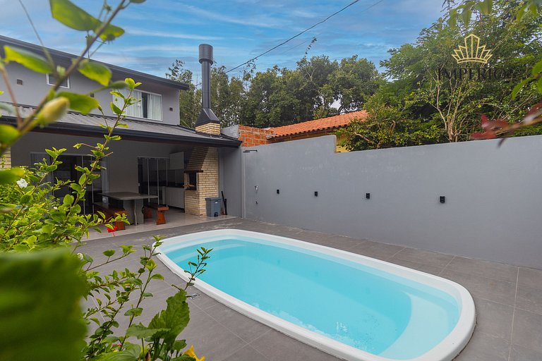 540B - Linda casa com 5 dormitórios á 100m da praia