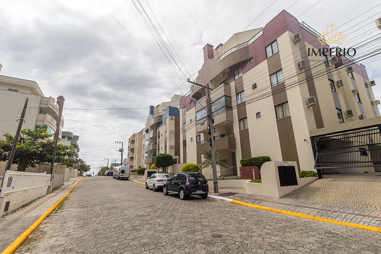 763 - Apartamento 3 dormitórios á 150m da praia de Bombas