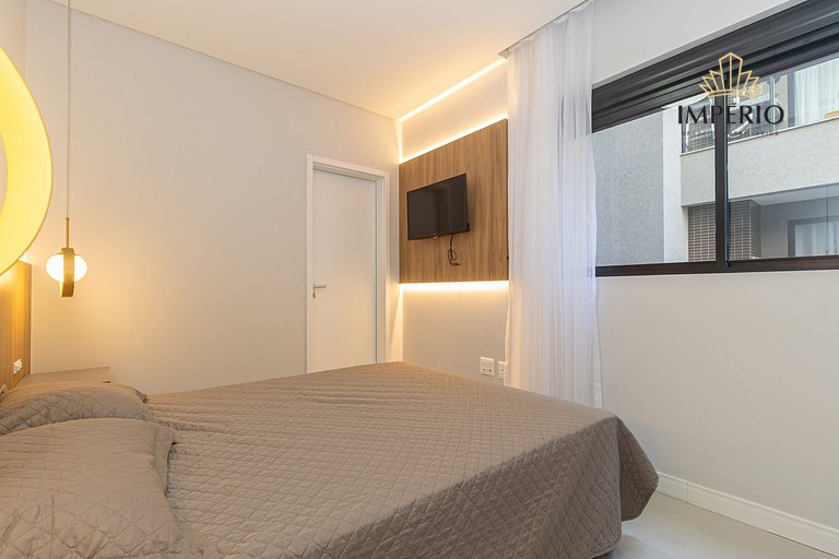 010A - Lindo apartamento 2 dormitórios na praia de Bombas