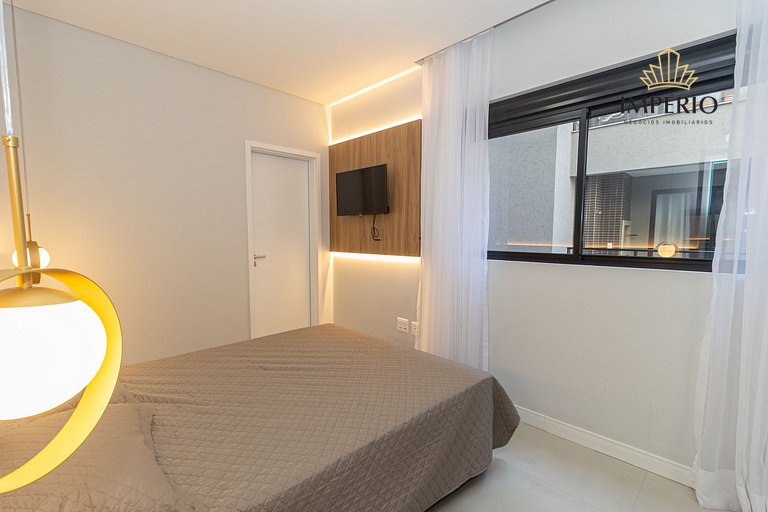 010A - Lindo apartamento 2 dormitórios na praia de Bombas