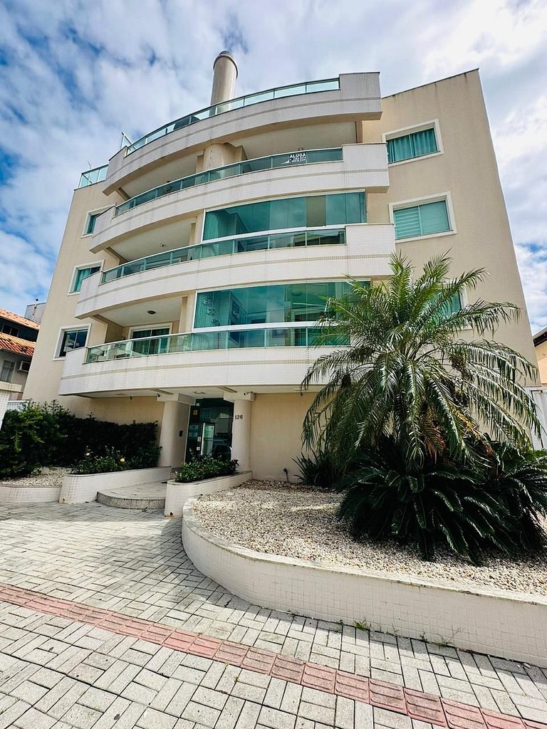 762B - Lindo Apartamento 3 dormitórios na praia de Bombas