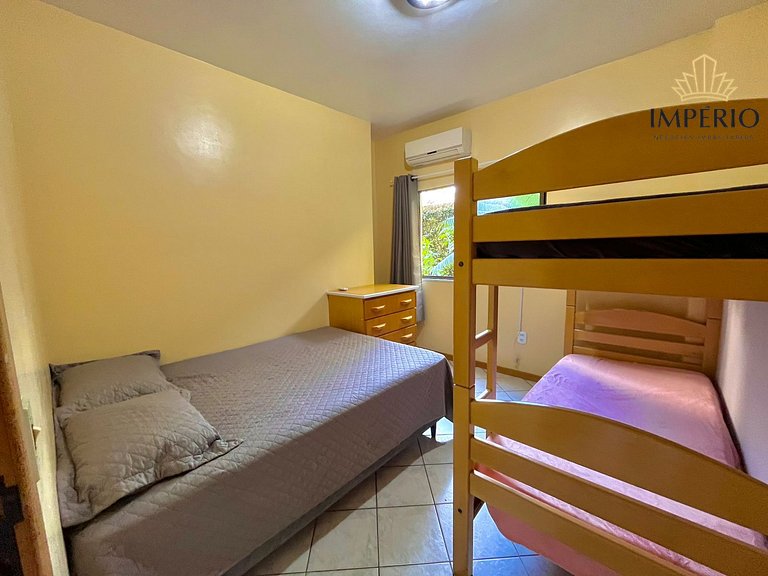 749 - Apartamento 03 dormitórios 50m da Praia de Bombinhas