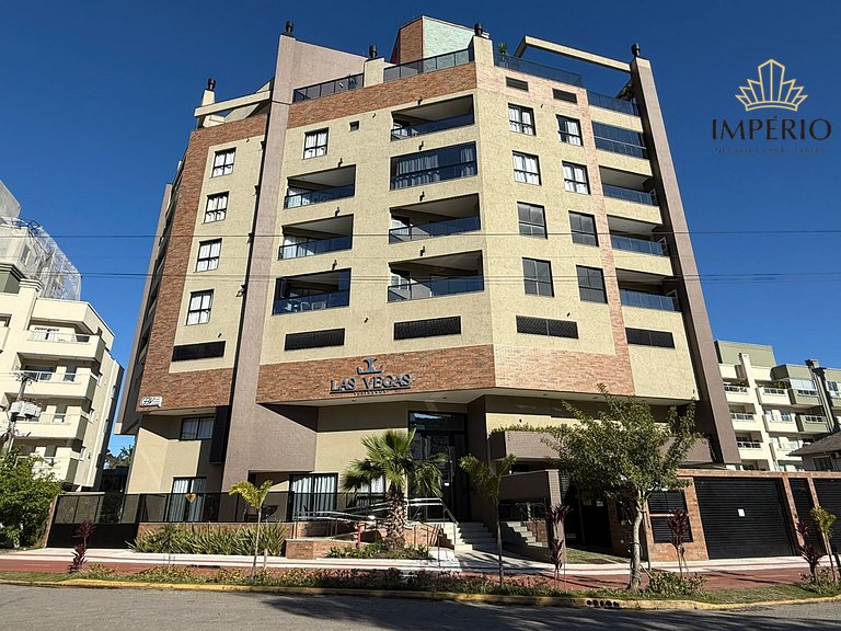566 - Lindo apartamento na praia de Bombas