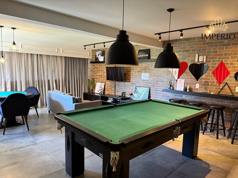 115E - Luxuoso 2 quartos em condomínio fechado em Bombas