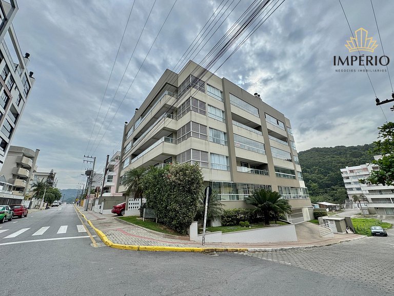 002C - Excelente apartamento 3 quartos em Bombas