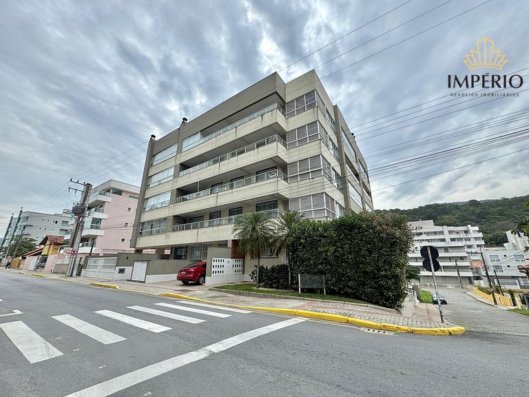 002C - Excelente apartamento 3 quartos em Bombas