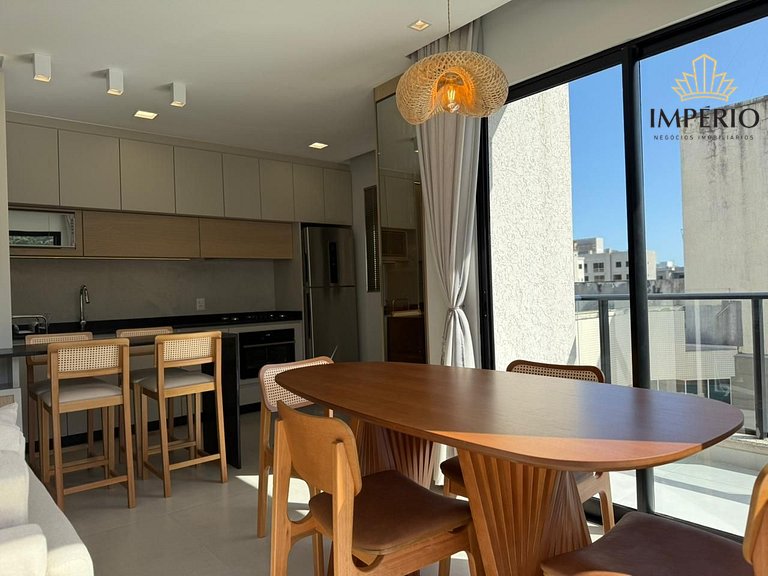 757 - Cobertura a poucos metros do mar em Bombas