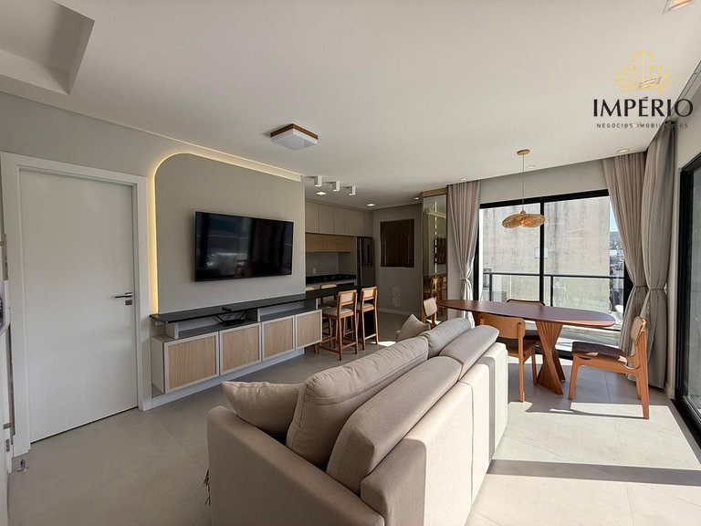 757 - Cobertura a poucos metros do mar em Bombas