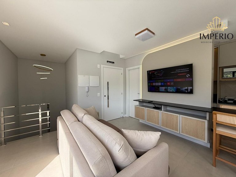 757 - Cobertura a poucos metros do mar em Bombas