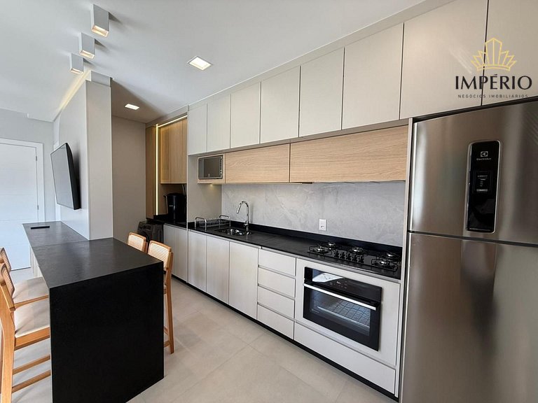 757 - Cobertura a poucos metros do mar em Bombas