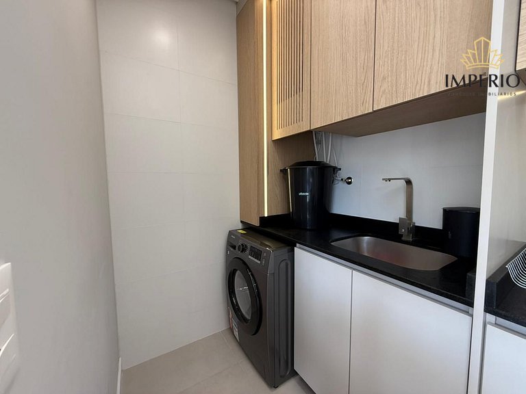 757 - Cobertura a poucos metros do mar em Bombas