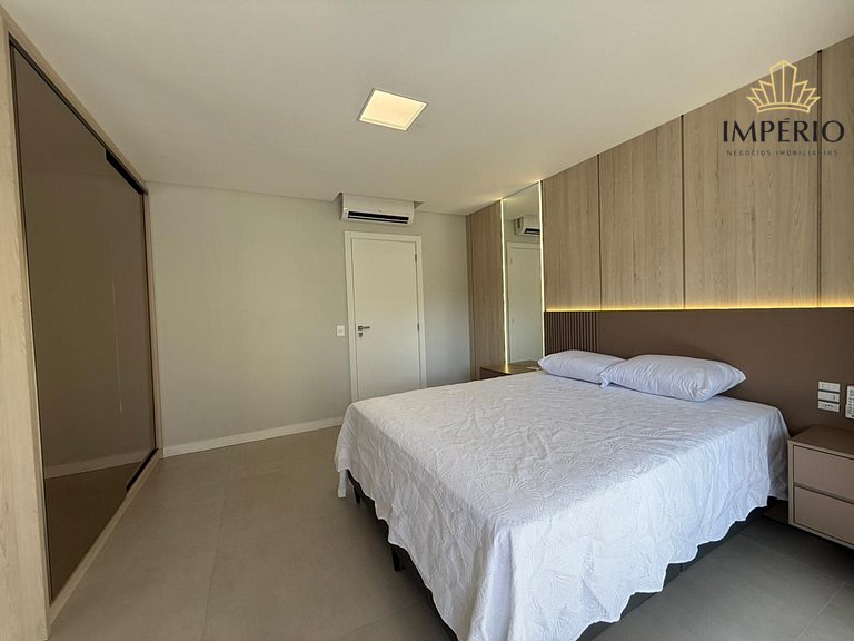 757 - Cobertura a poucos metros do mar em Bombas