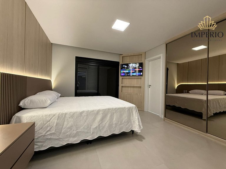 757 - Cobertura a poucos metros do mar em Bombas