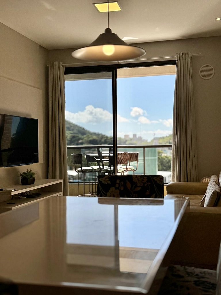 002A - Lindo apartamento no centro de Bombinhas