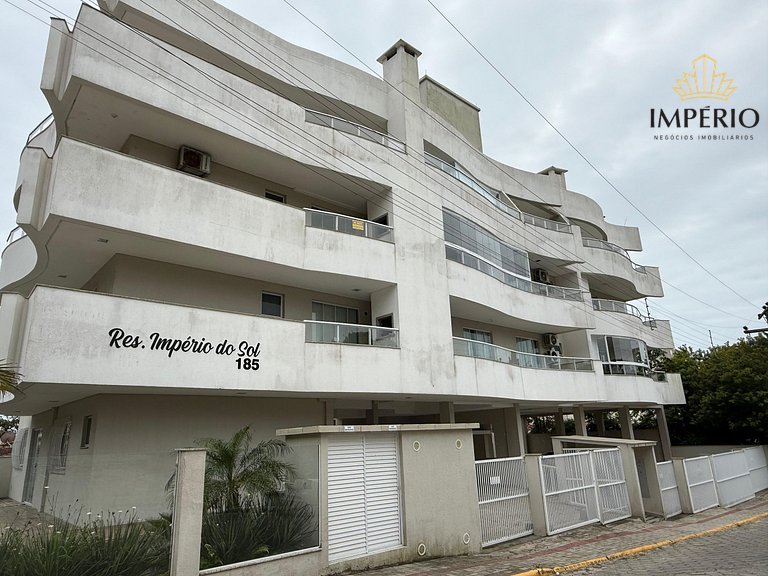 777 - Ampla Cobertura na Praia Central